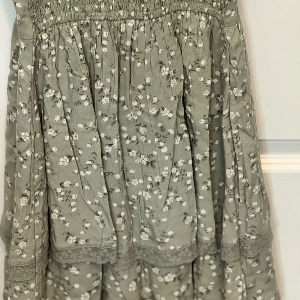NWT-Hollister Green Mini Sundress With Embellished Flowers, Womens (XS) Clothing - Picture 8 of 13